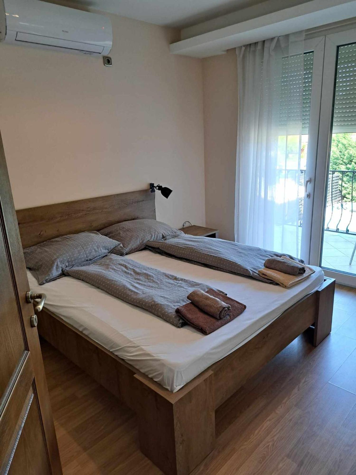 Happy Sun Medences Apartman Siófok Exteriér fotografie